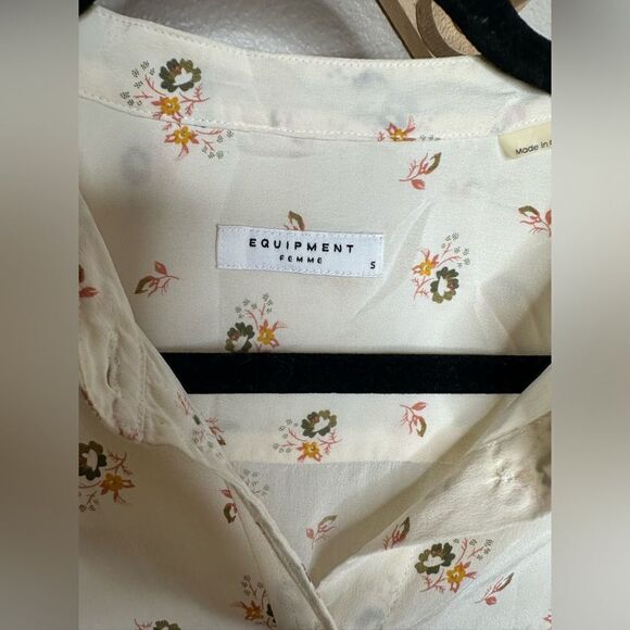 Equipment Silk Floral Blouse Button Down Sz S - Picture 3 of 7